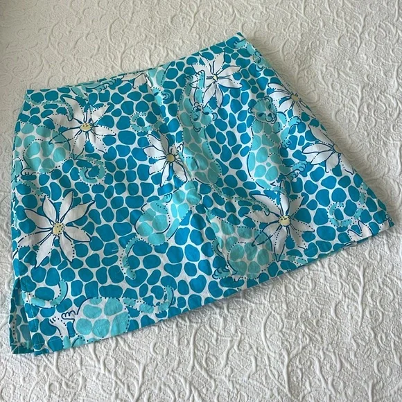 Lilly Pulitzer “Leopard Lounge” Skort Blue/White Size 2 Excellent Condition! - Picture 2 of 9